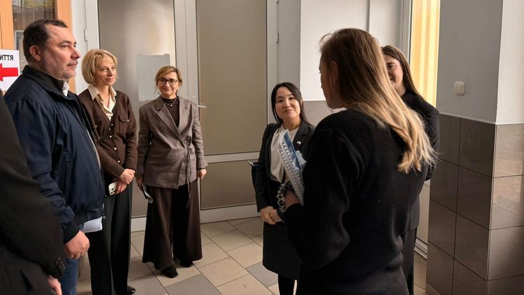 Міжнародні партнери відзначили роботу Центру життєстійкості в Ужгороді