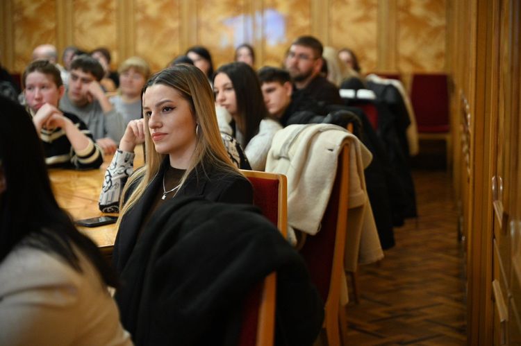 В Ужгороді презентували грантові можливості від Українського молодіжного фонду