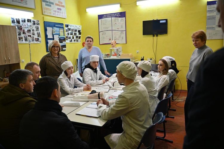 Розвиток медичної галузі та профтехосвіти обговорили на виїзній нараді в Берегові