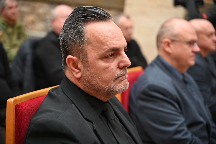 В атріумі ОВА відбулася спільна молитва за Україну та її захисників