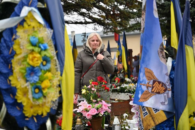Чотири роки незламності: в Ужгороді вшанували пам'ять полеглих Героїв