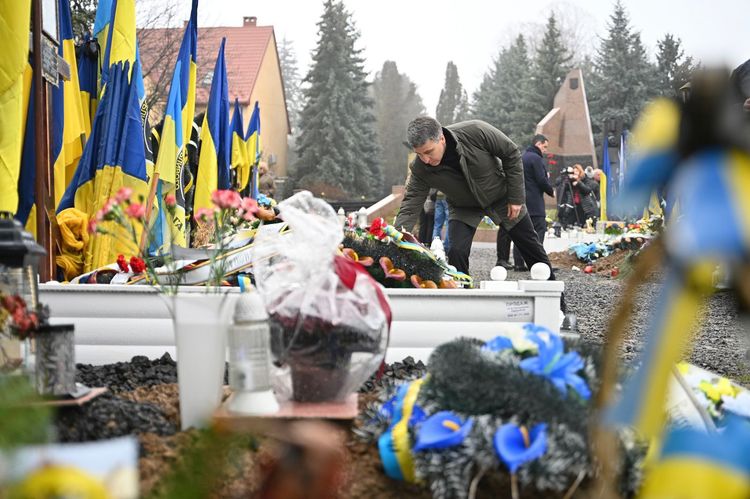 Чотири роки незламності: в Ужгороді вшанували пам'ять полеглих Героїв