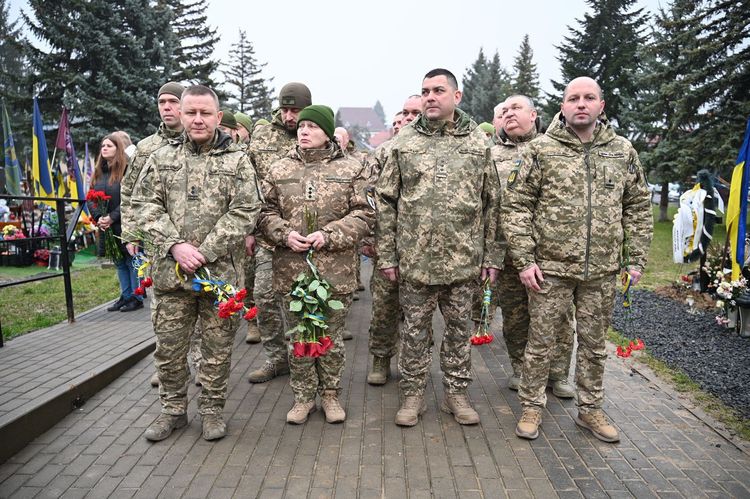 Чотири роки незламності: в Ужгороді вшанували пам'ять полеглих Героїв