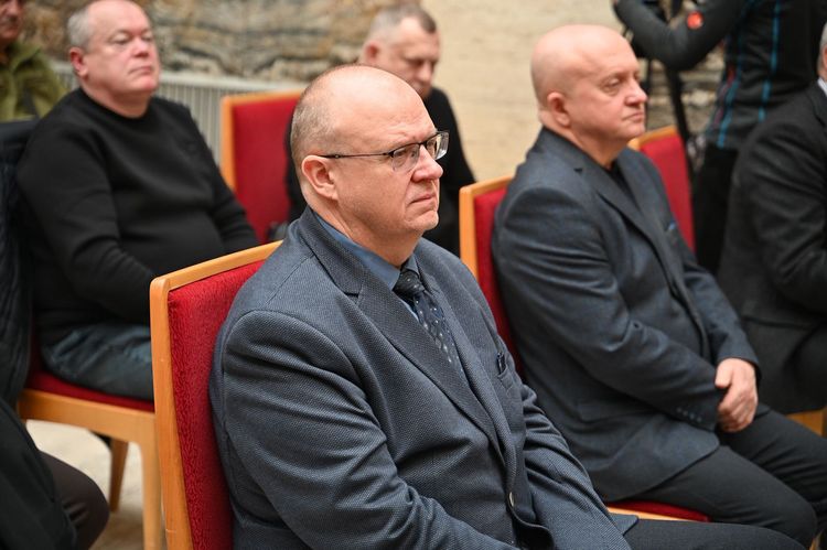 В атріумі ОВА відбулася спільна молитва за Україну та її захисників