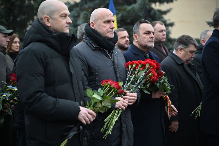 Чотири роки незламності: в Ужгороді вшанували пам'ять полеглих Героїв