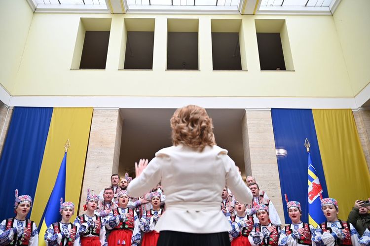 В атріумі ОВА відбулася спільна молитва за Україну та її захисників
