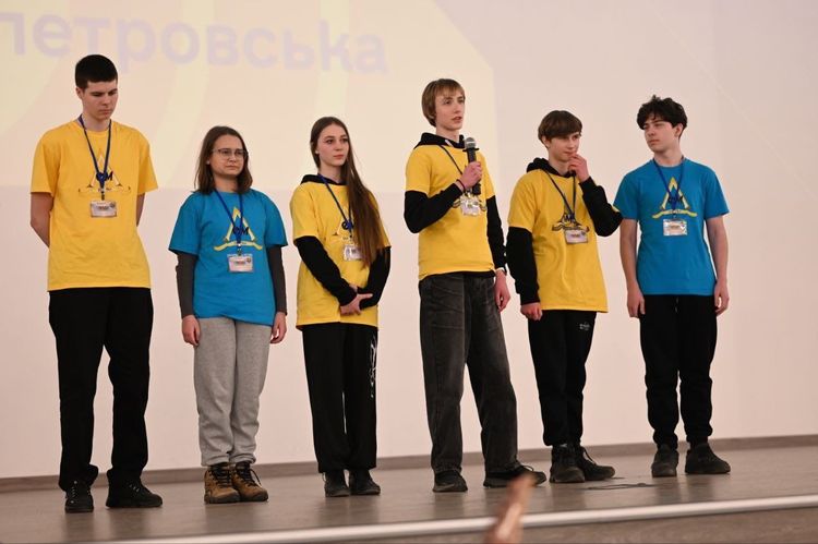 Закарпаття започаткувало командні змагання «Математика без меж»