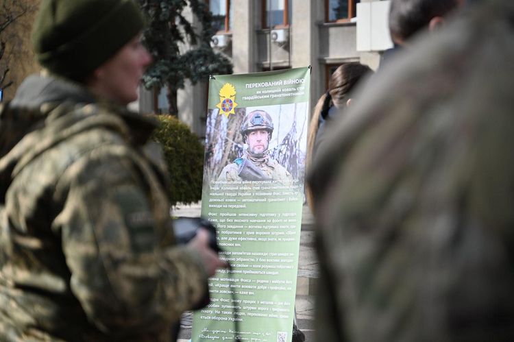 В Ужгороді відкрили виставку портретів закарпатських захисників