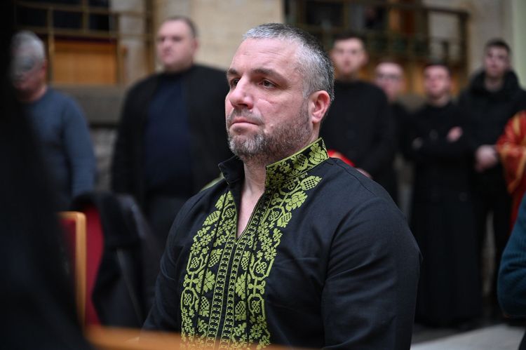 В атріумі ОВА відбулася спільна молитва за Україну та її захисників