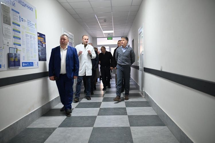 Мирослав Білецький відвідав медичні заклади Ясінянської громади