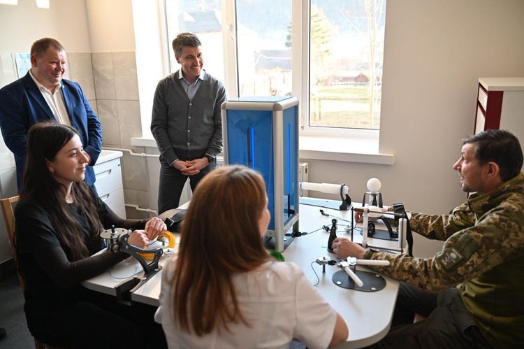 Мирослав Білецький відвідав медичні заклади Ясінянської громади