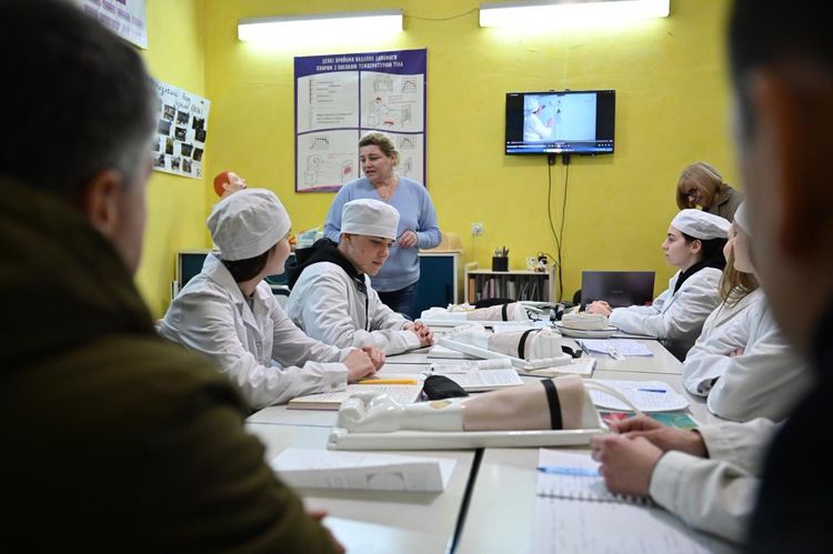Розвиток медичної галузі та профтехосвіти обговорили на виїзній нараді в Берегові