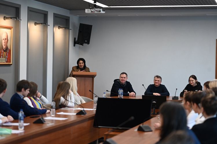 Закарпаття започаткувало командні змагання «Математика без меж»