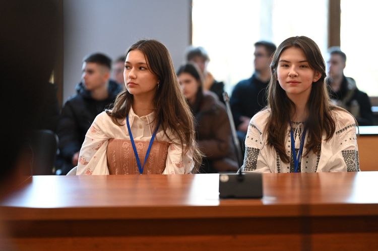 Закарпаття започаткувало командні змагання «Математика без меж»