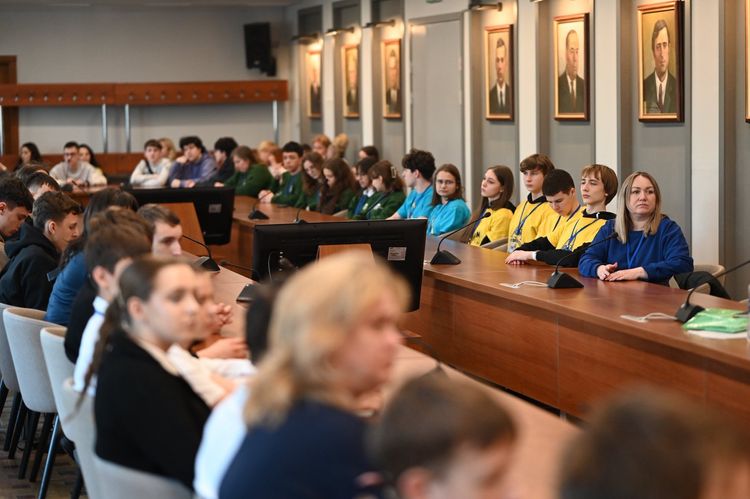 Закарпаття започаткувало командні змагання «Математика без меж»