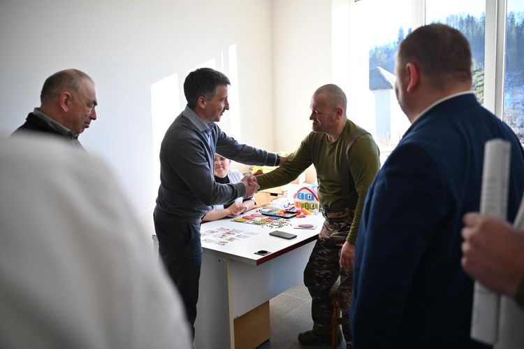 Мирослав Білецький відвідав медичні заклади Ясінянської громади