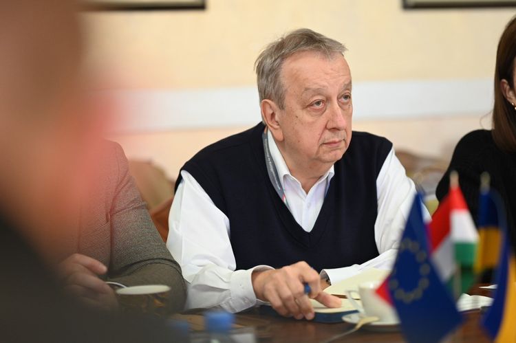 Керівництво ОВА та угорські партнери обговорили розвиток прикордонної інфраструктури та логістичних хабів Закарпаття