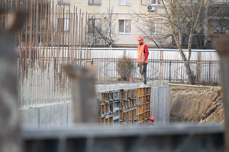 Голова ОВА оглянув хід будівництва ветеранського простору в Ужгороді