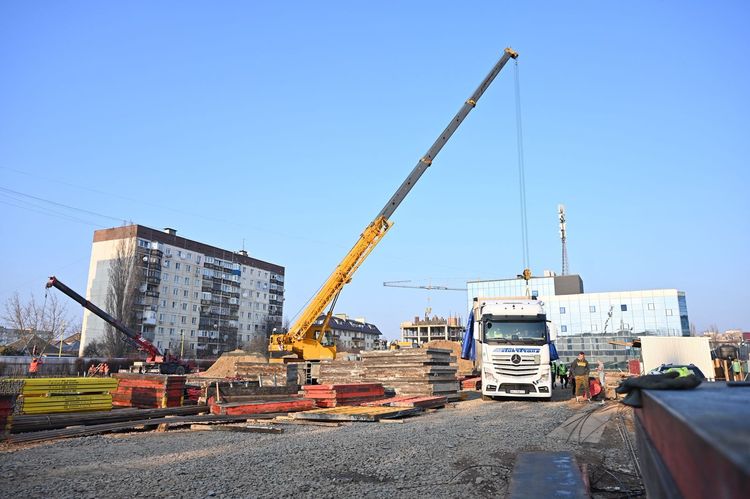 Голова ОВА оглянув хід будівництва ветеранського простору в Ужгороді