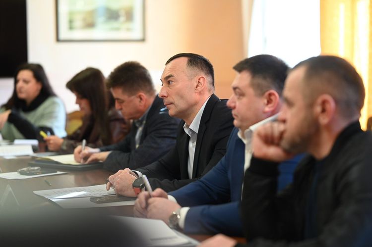 Керівництво ОВА та угорські партнери обговорили розвиток прикордонної інфраструктури та логістичних хабів Закарпаття