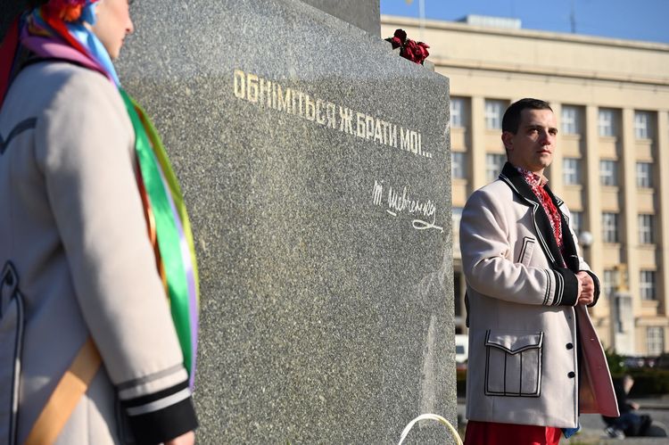 В Ужгороді відзначили 212-ту річницю від дня народження Тараса Шевченка
