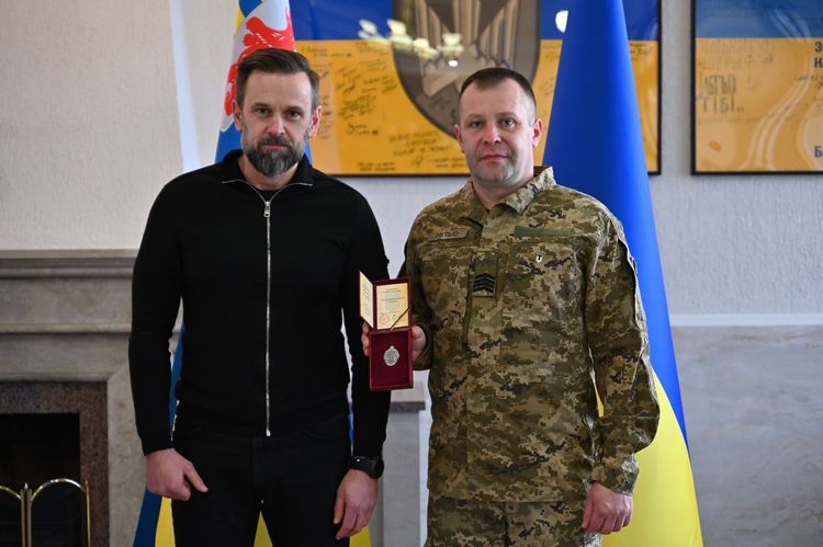 Чотирьом закарпатцям вручили високі державні нагороди.