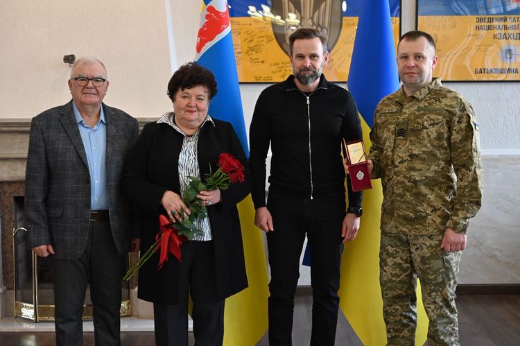 Чотирьом закарпатцям вручили високі державні нагороди.
