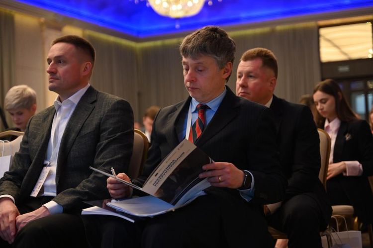 В Ужгороді обговорили роль господарських судів у справах про банкрутство