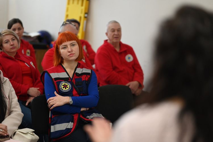 Для диспетчерів закарпатської екстренки провели тренінг з інклюзивної комунікації та стресостійкості