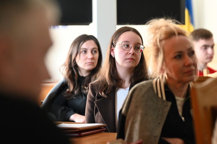 Податківці Закарпаття вдосконалювали навички інклюзивної комунікації