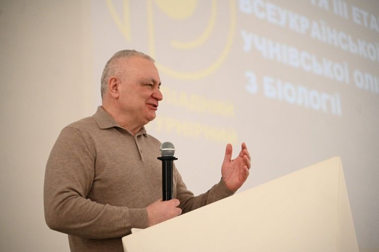 В Ужгороді нагородили переможців фінального етапу олімпіади з біології