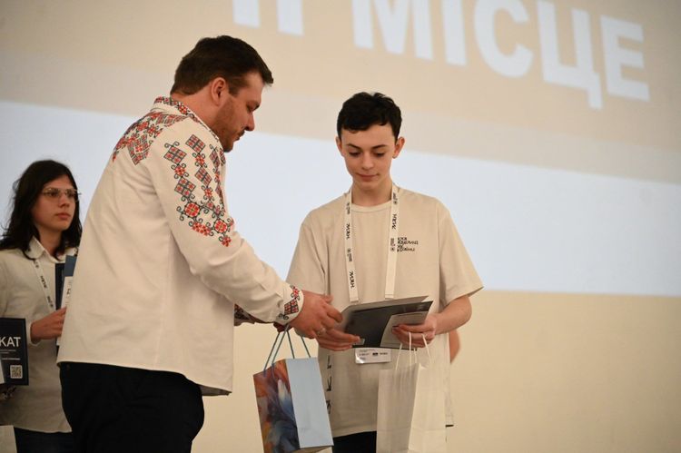 В Ужгороді нагородили переможців фінального етапу олімпіади з біології