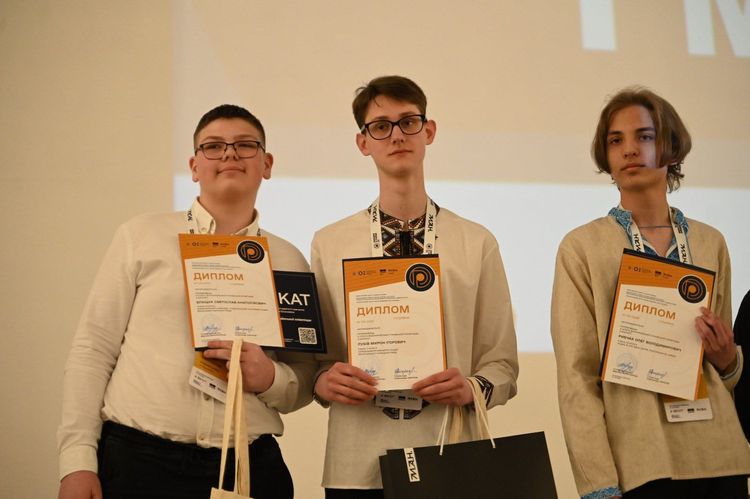 В Ужгороді нагородили переможців фінального етапу олімпіади з біології
