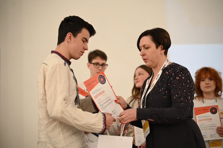 В Ужгороді нагородили переможців фінального етапу олімпіади з біології