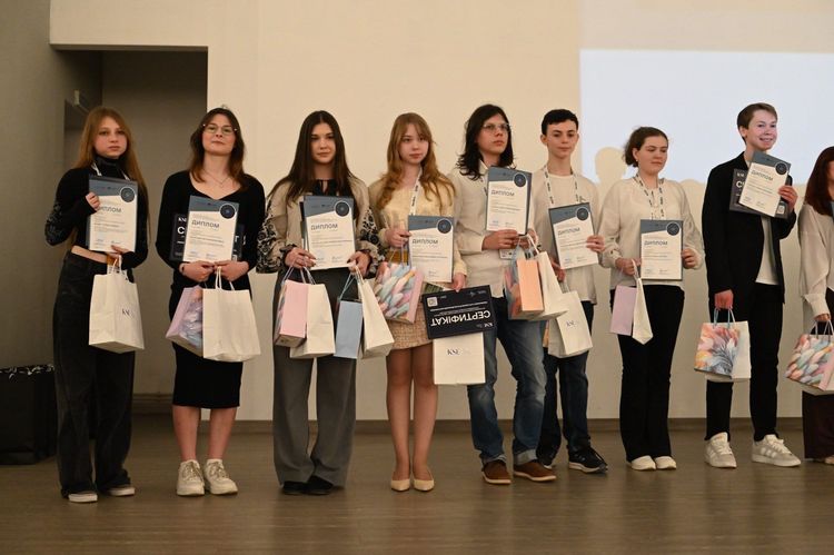 В Ужгороді нагородили переможців фінального етапу олімпіади з біології