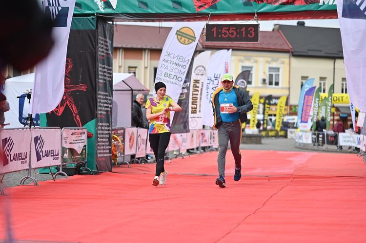 У Хусті відбувся масштабний благодійний забіг