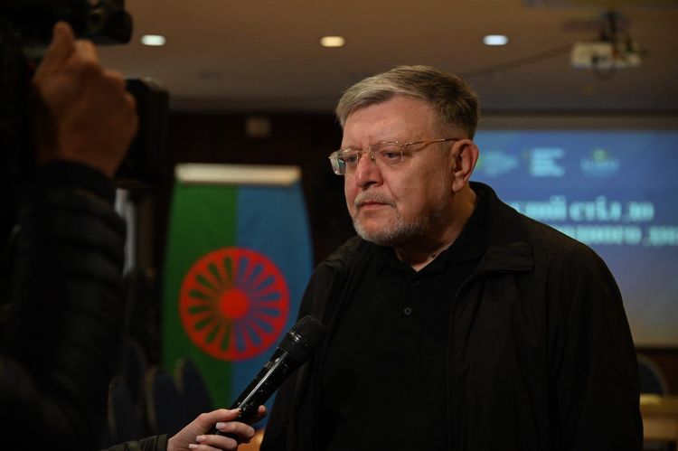 Підтримка та інтеграція: на Закарпатті відбувся круглий стіл до Міжнародного дня ромів