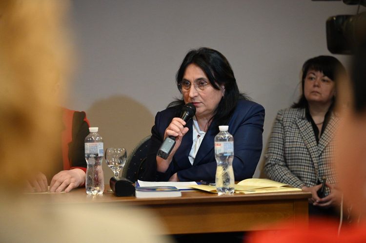Підтримка та інтеграція: на Закарпатті відбувся круглий стіл до Міжнародного дня ромів