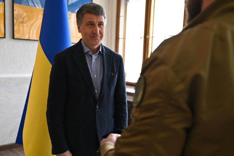 Бійця спецпідрозділу «Стугна» відзначили нагрудним знаком «Честь і доблесть Закарпаття»