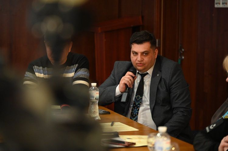 Підтримка та інтеграція: на Закарпатті відбувся круглий стіл до Міжнародного дня ромів