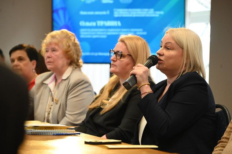 Підтримка та інтеграція: на Закарпатті відбувся круглий стіл до Міжнародного дня ромів