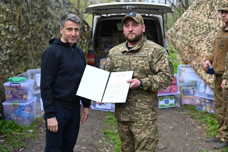 Технічна допомога та великодні гостинці від громад Закарпаття надійшли воїнам Нацгвардії