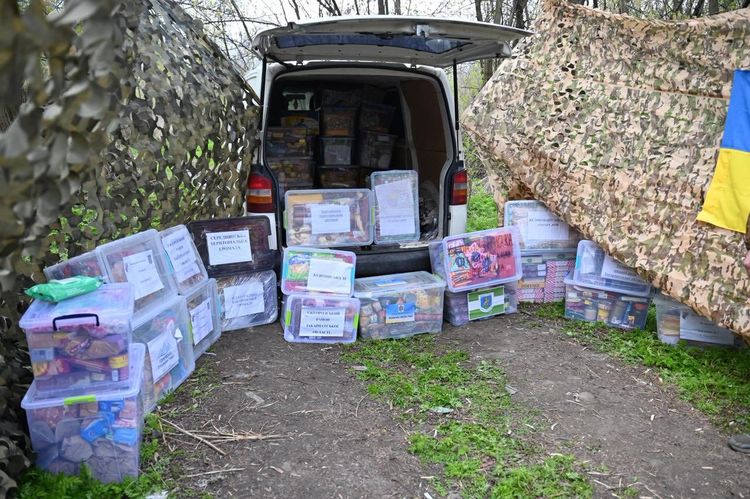 Технічна допомога та великодні гостинці від громад Закарпаття надійшли воїнам Нацгвардії