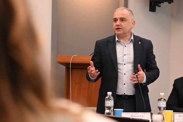 Геополітичні виклики та стратегії відновлення: в УжНУ стартувала масштабна міжнародна конференція
