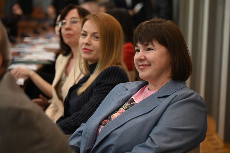 Геополітичні виклики та стратегії відновлення: в УжНУ стартувала масштабна міжнародна конференція
