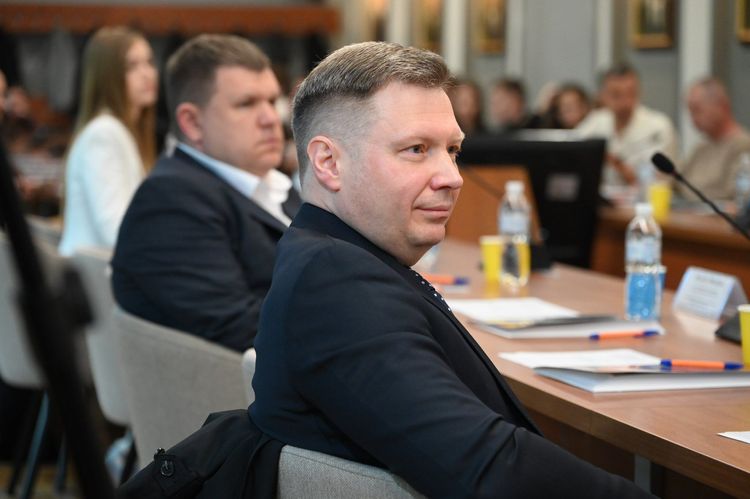 Геополітичні виклики та стратегії відновлення: в УжНУ стартувала масштабна міжнародна конференція