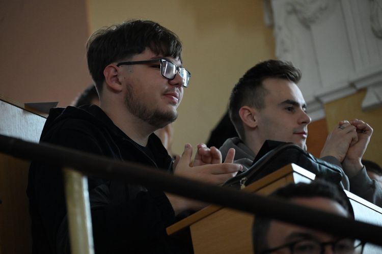 На Закарпатті відбулися перші змагання із дрон-рейсингу «TEIB 2026»
