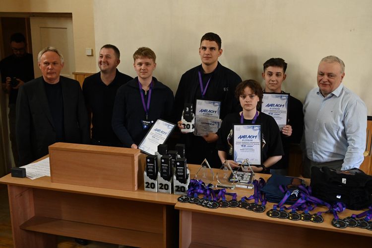 На Закарпатті відбулися перші змагання із дрон-рейсингу «TEIB 2026»
