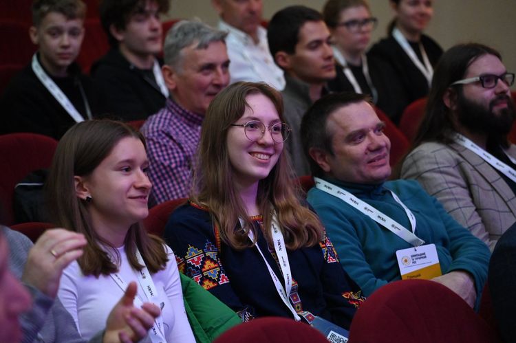 77 юних астрономів з усієї країни змагаються в Ужгороді за звання найкращого