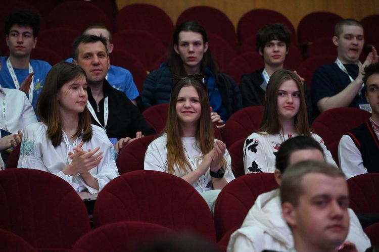 77 юних астрономів з усієї країни змагаються в Ужгороді за звання найкращого